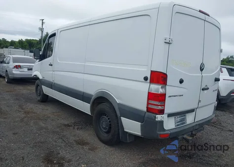 2016 Mercedes-Benz Sprinter 2500 Normal Roof z USA, uszkodzony, nr VIN WD3PE7DD7GP178957